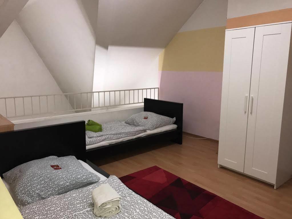 A&S Ferienwohnungen Roonstraße Bonn Exterior foto